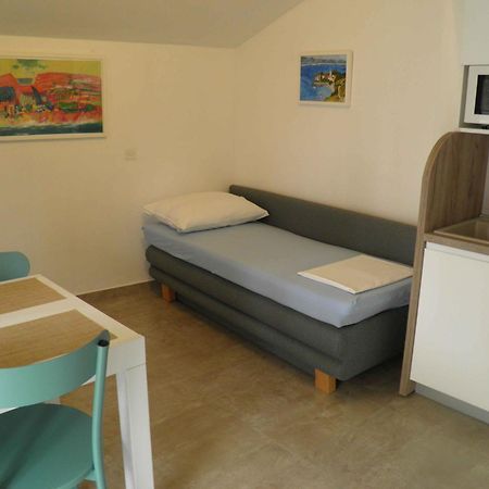Apartments Marcic Бол Экстерьер фото