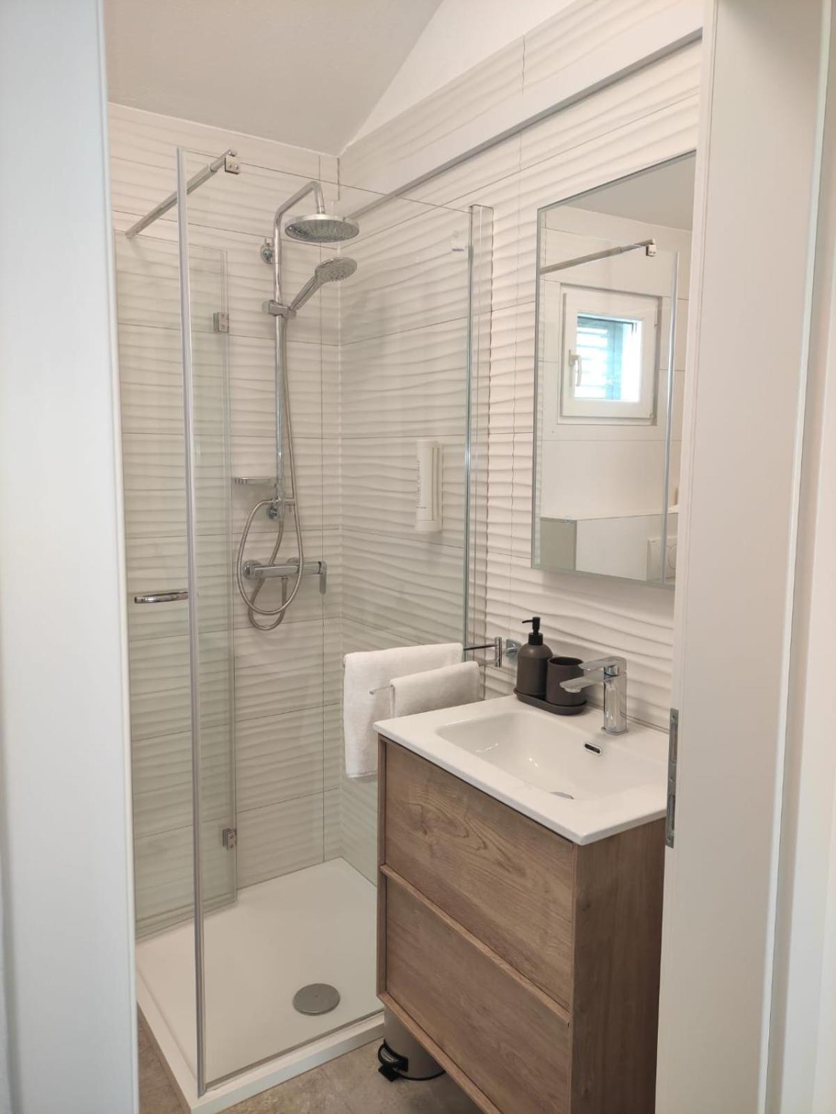Apartments Marcic Бол Экстерьер фото