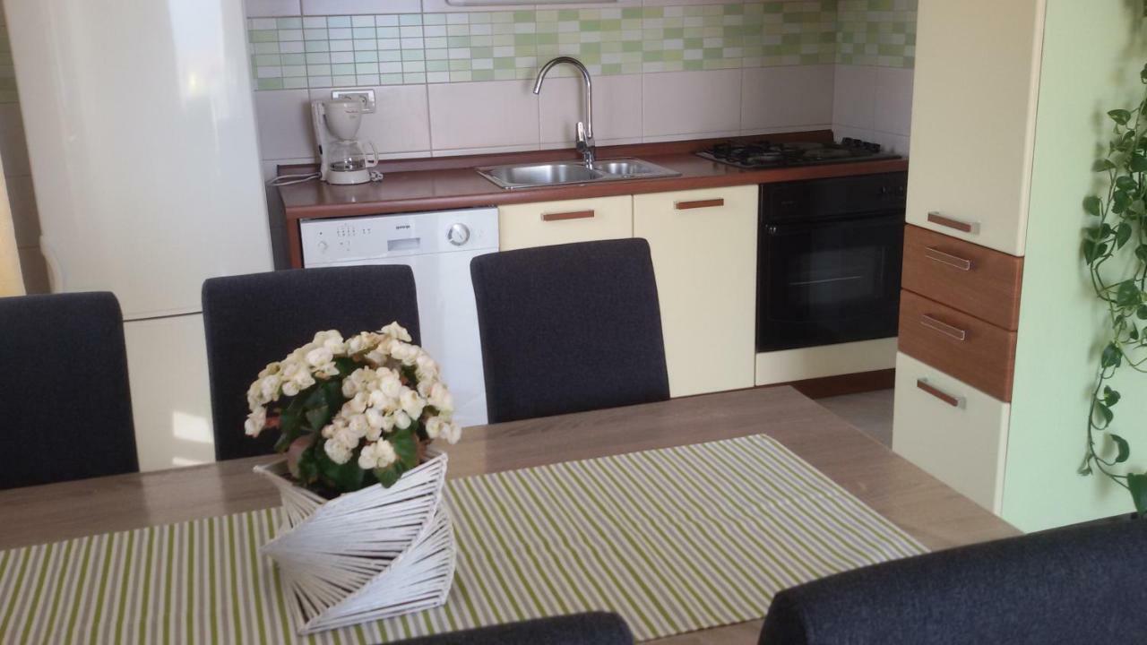 Apartments Marcic Бол Экстерьер фото